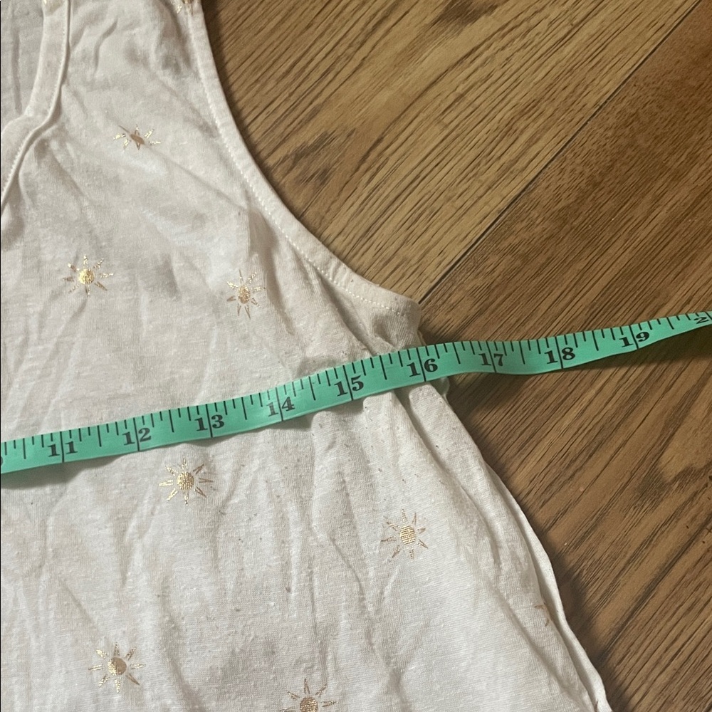 White Sleeveless Top with Gold Accents (Bin A) - Picture 2 of 3
